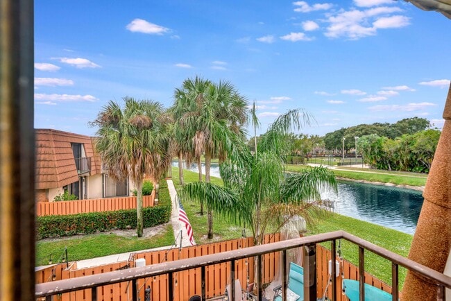 Building Photo - 148 Heritage Way