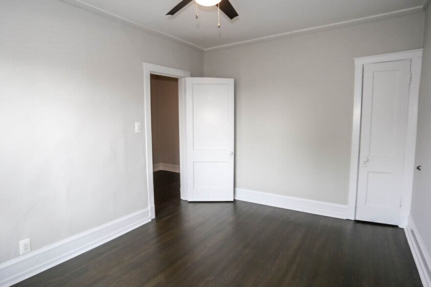 Building Photo - 1607 W Berteau Ave