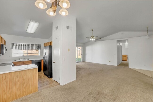 Building Photo - Great Gilbert home!