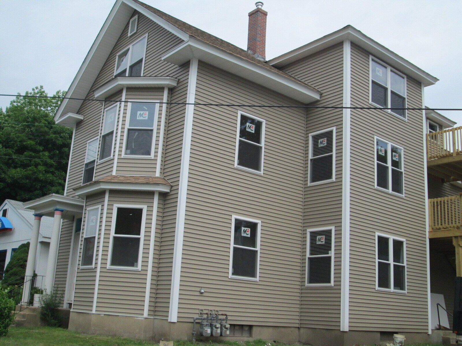 237 Valley - 237 Valley St