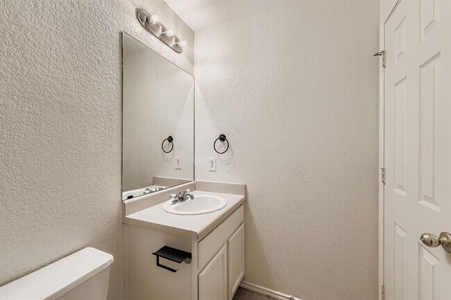 Building Photo - 4418 Mather