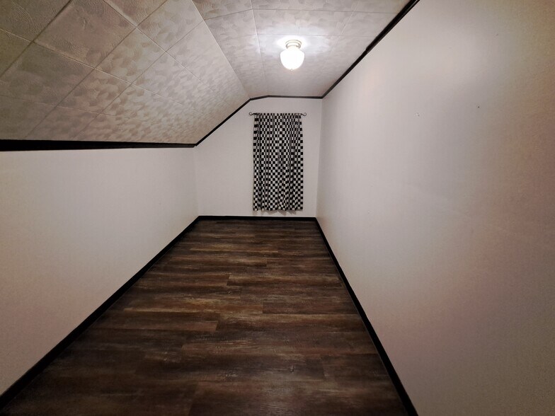 Bedroom 2's bonus room - 707 State Street