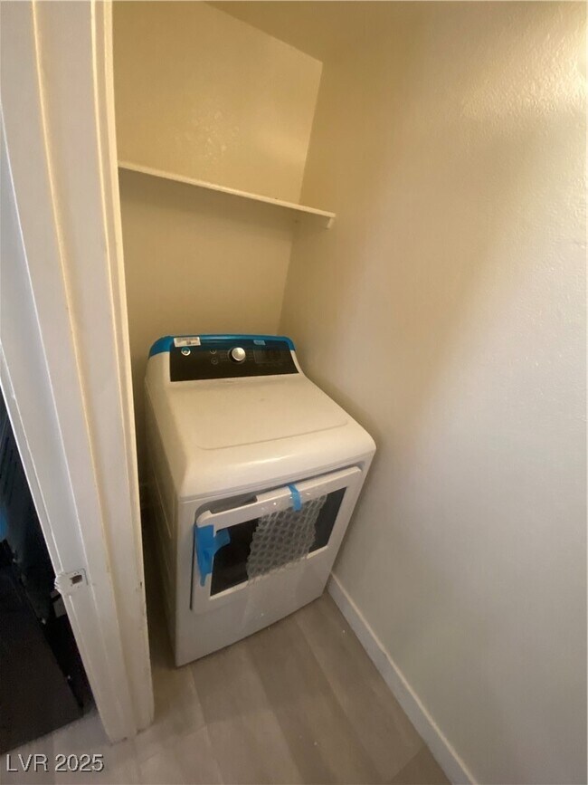 Building Photo - 7570 W Flamingo Rd