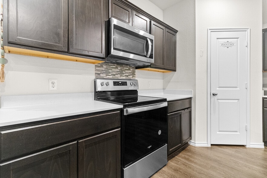 Building Photo - 2928 Roper St