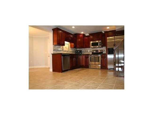 Building Photo - 1476 Monroe Dr NE