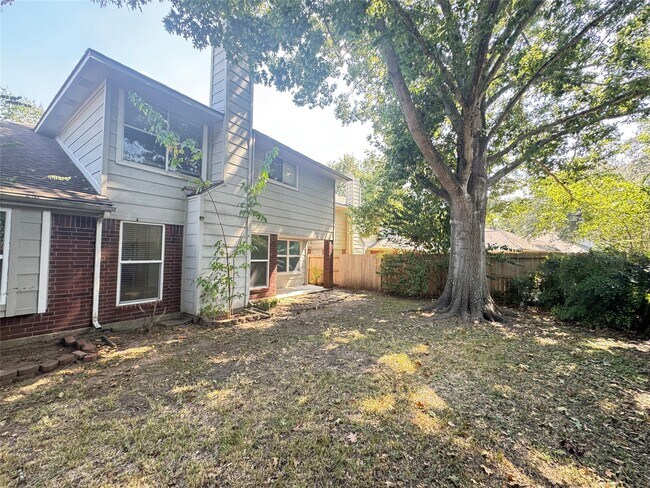Building Photo - 210 Rolling Plains Dr