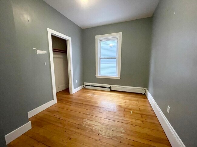 Building Photo - 72 Calumet St