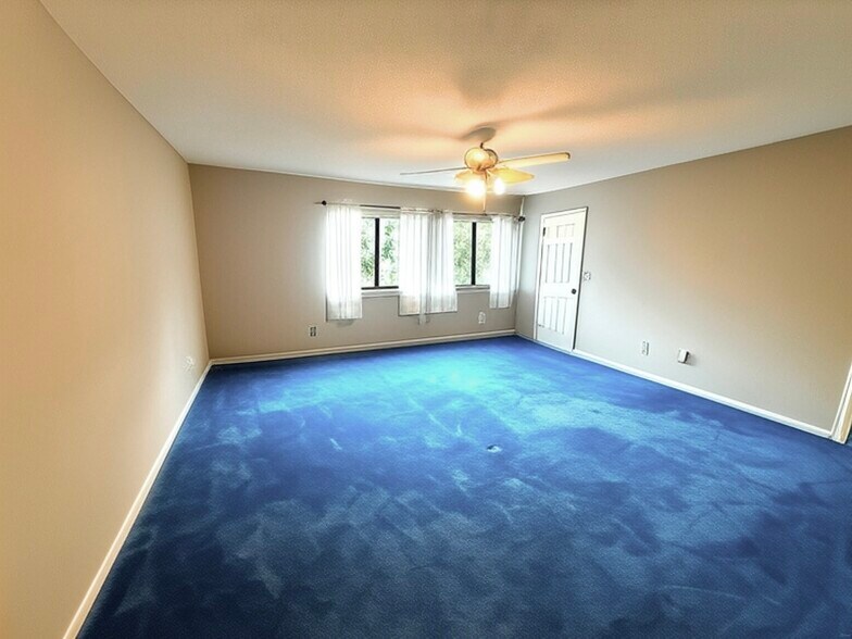 Master bedroom - 40 Crossroads Ln