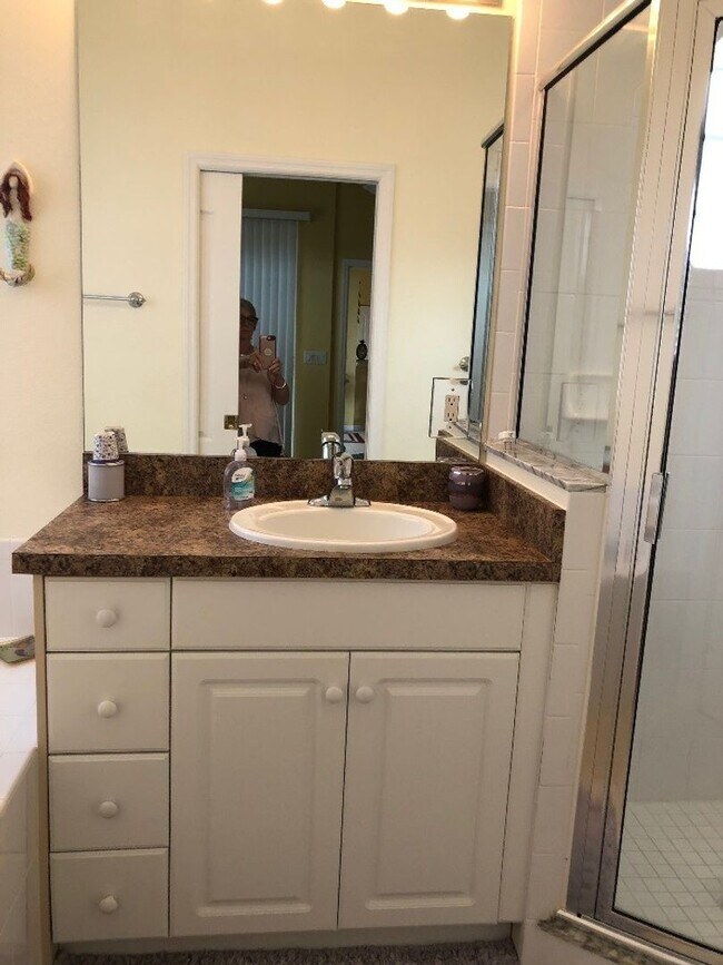 Building Photo - NEW PRICE! Venice, FL 3BR/2BA/1CG Seasonal Rental in Courtyards of Gondola Park