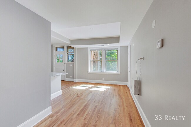 Building Photo - 122 Home Ave