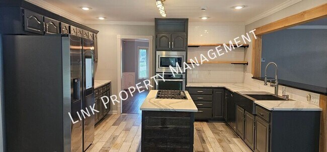 Building Photo - 7701 Elizabeth Way Dr