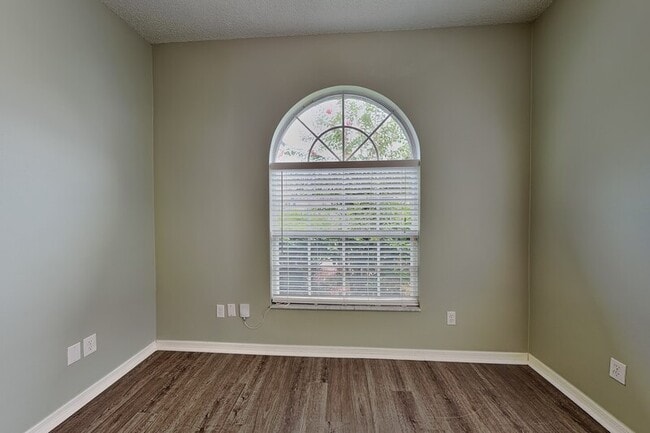 Building Photo - 9525 Southern Garden Cir