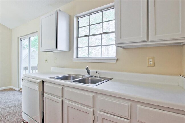 Building Photo - 3657 River Ridge Ct