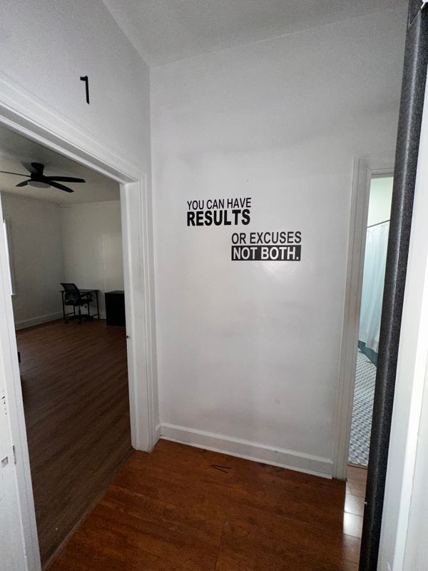 Building Photo - 1131 Eastview St