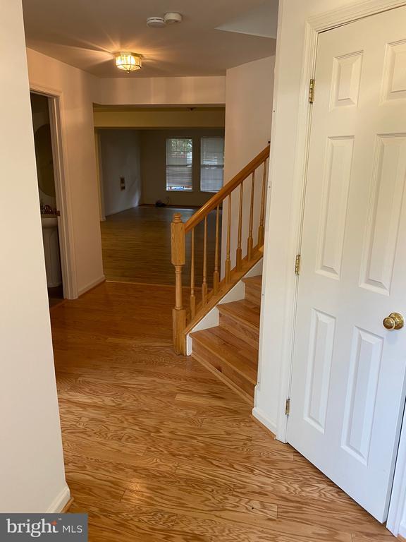 Building Photo - 2560 Belcroft Pl