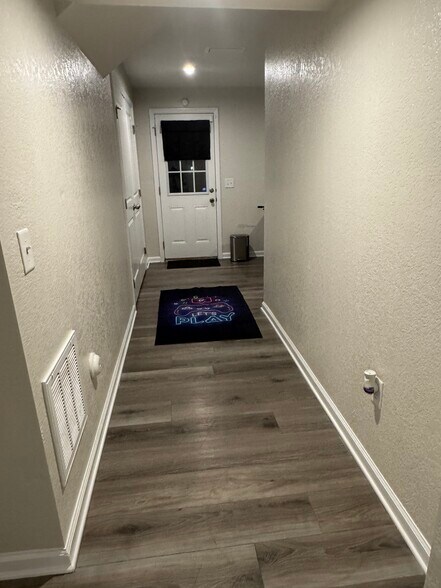 Building Photo - 66 Clara Ct