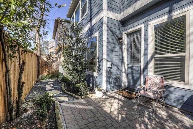 Building Photo - 11117 Sherwood Oak Ln