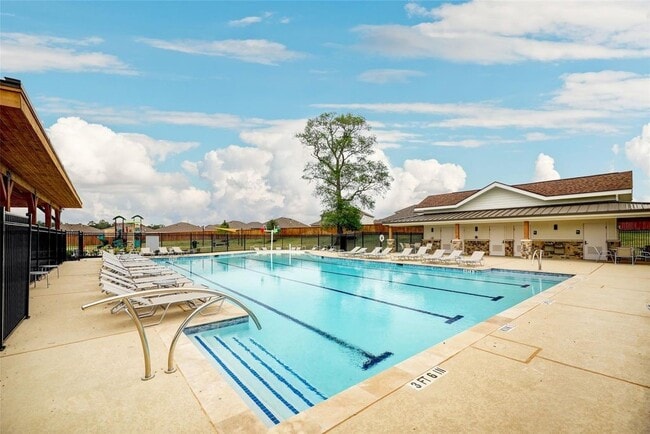 Building Photo - 40847 Hawthorne Glades St