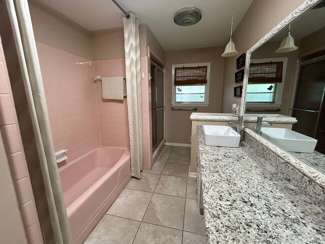 Building Photo - SPACIOUS HOME IN OF NORTH BOSSIER