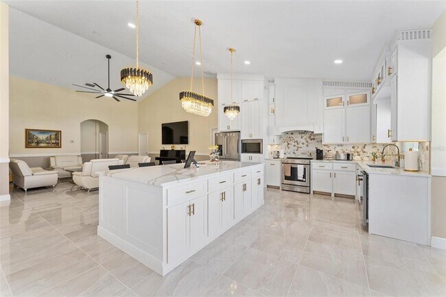 Building Photo - 2832 Rodeo Dr