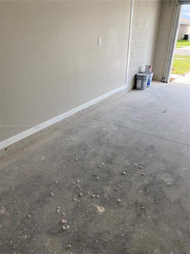 Building Photo - 308 Lake Smart Cir