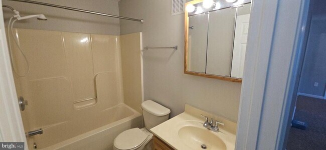 Building Photo - 225 Brandy Ct