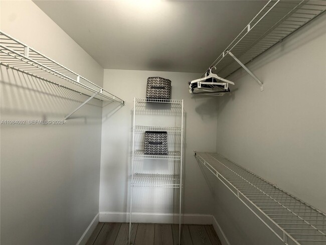 Building Photo - 19701 E Country Club Dr