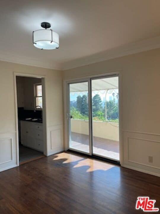 Building Photo - 8967 St Ives Dr