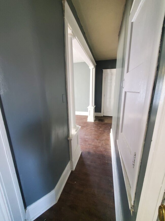 Building Photo - 1526 Dixmont Ave