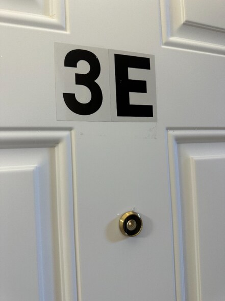 Building Photo - 18 Kensington Ave