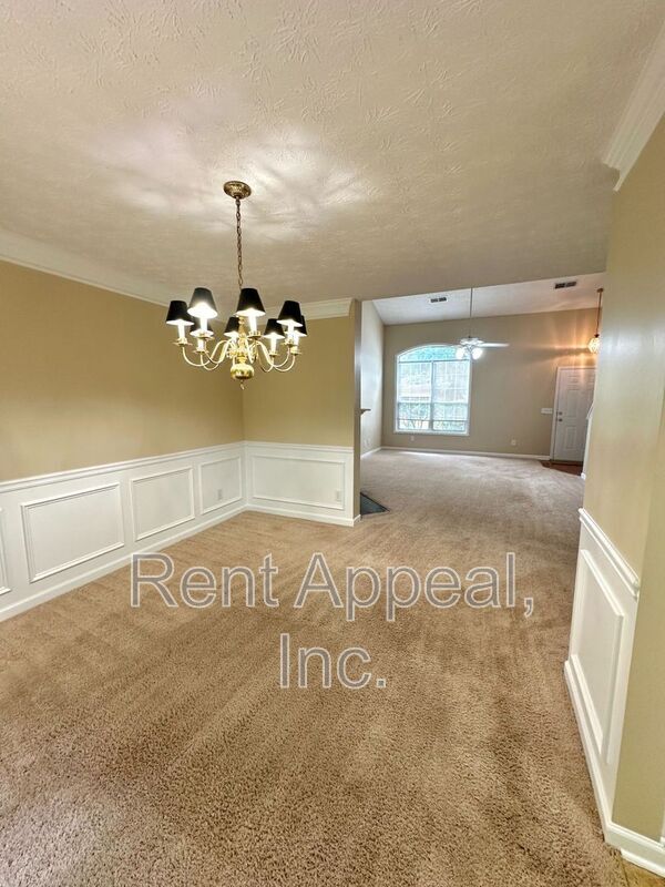 Building Photo - 185 Weatherstone Dr