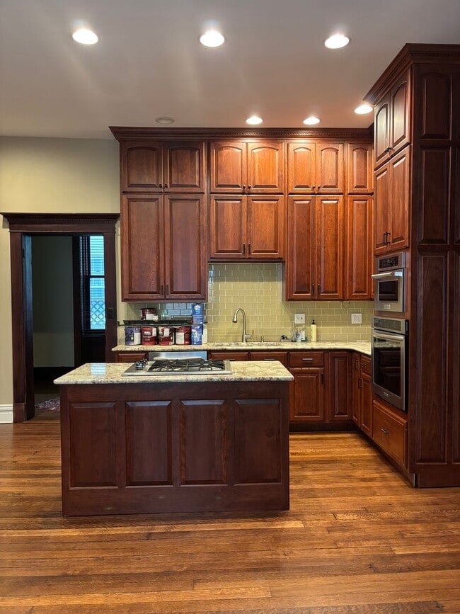 Building Photo - Historic Downtown Home with Modern Charm