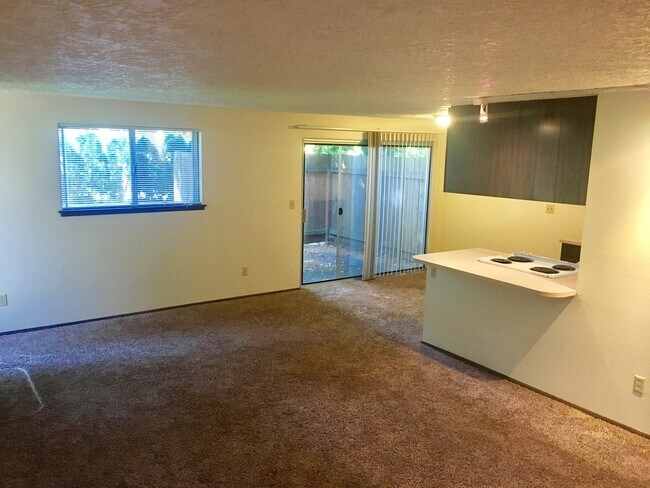 Building Photo - Great 2BD 2-Story Condo in Fantastic Casca...