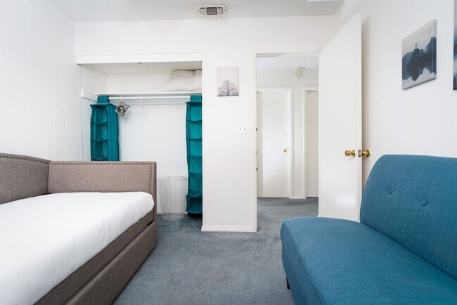 Building Photo - Coming Soon!