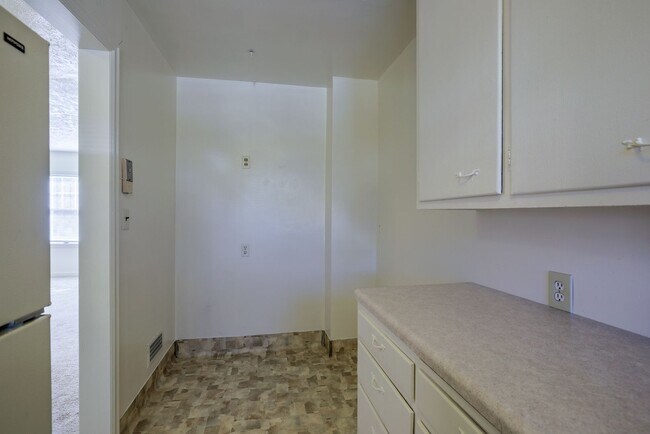 Building Photo - 5508 Corby St