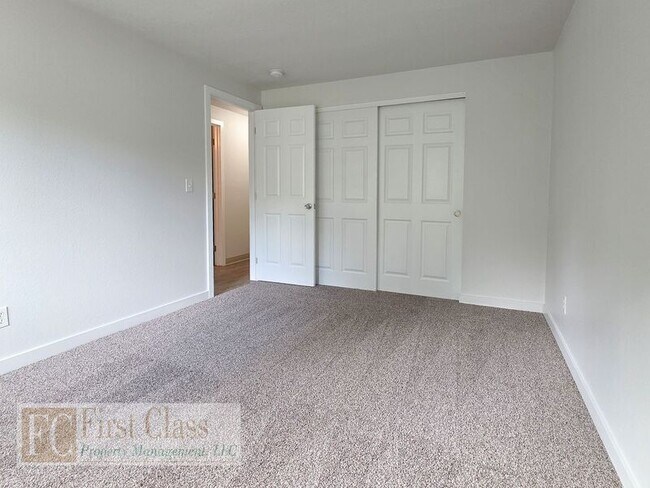 Building Photo - 3602 SW Beaverton Hillsdale Hwy