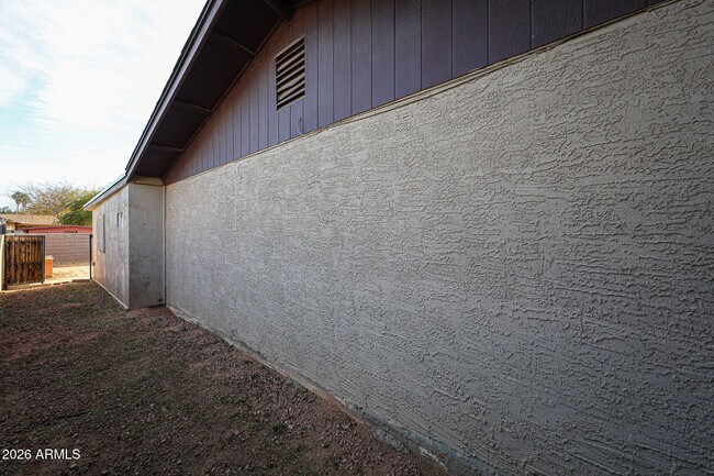 Building Photo - 93 S 95th St