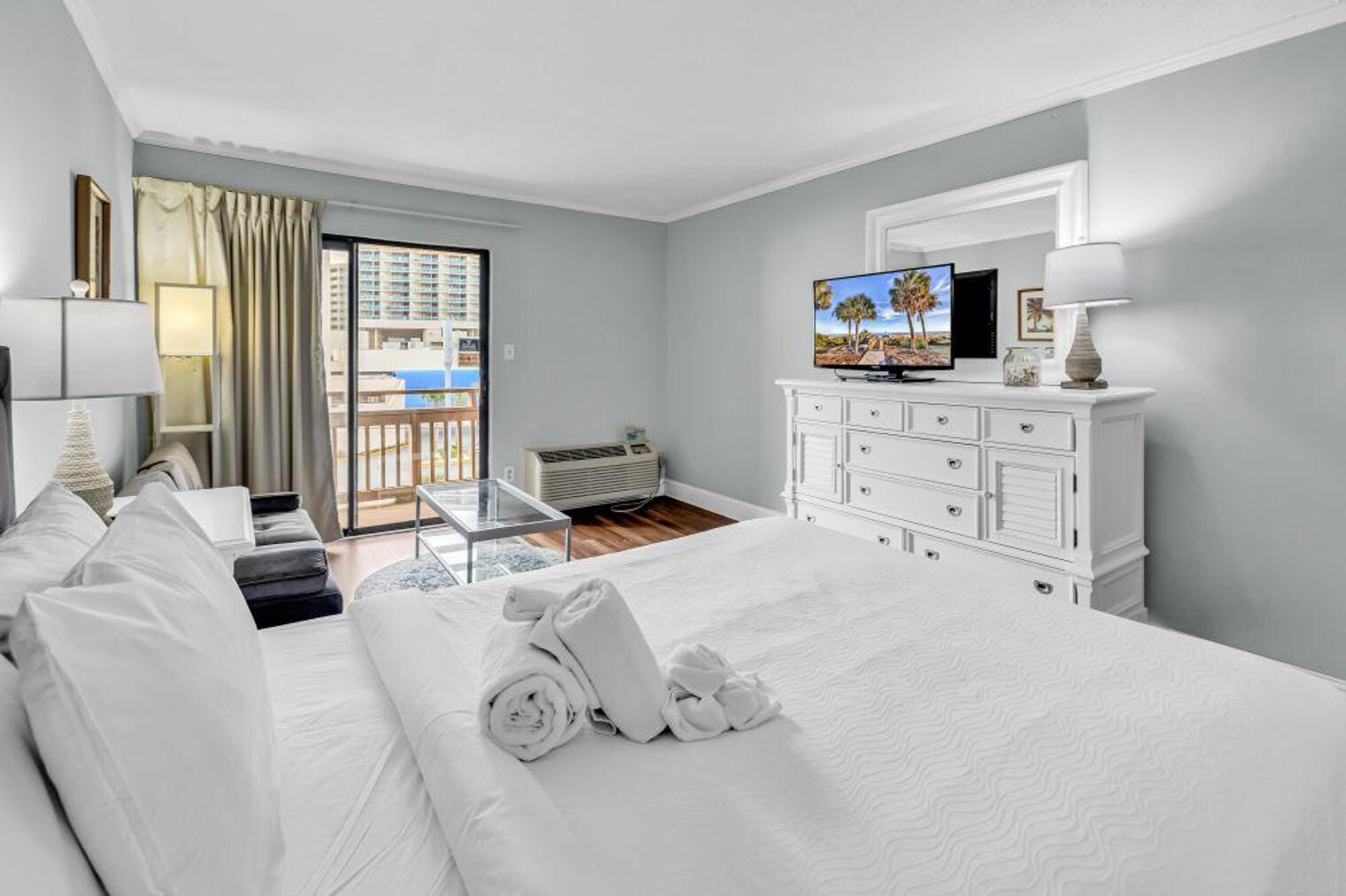 Building Photo - 202 75th Ave N