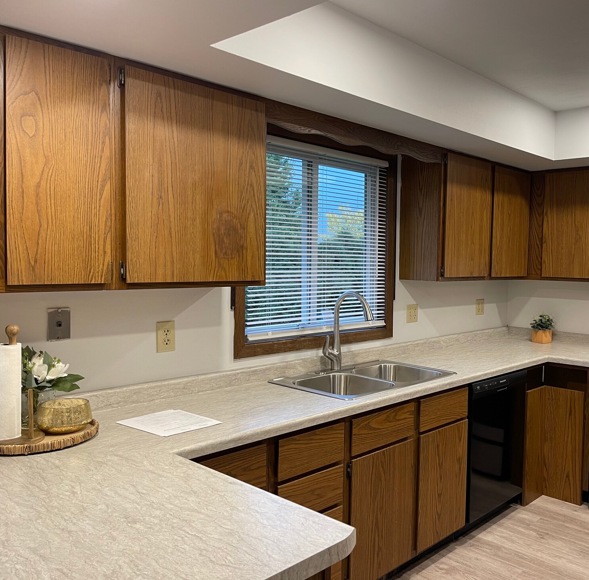 Building Photo - 6827 Sunset Meadow Dr