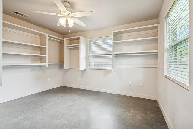 Building Photo - 426 Lafitte St