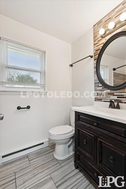 Building Photo - 4336 Deerwood Ln