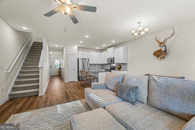 Building Photo - 550 Buxton Rd