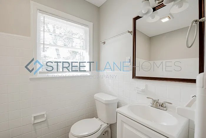 Building Photo - 137 Prince Ave