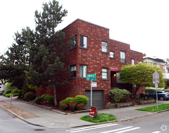 Building Photo - Jennifer Anne Apartments