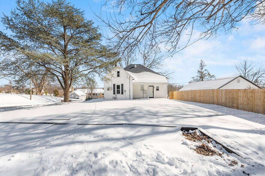 Building Photo - 1237 N Spanish St