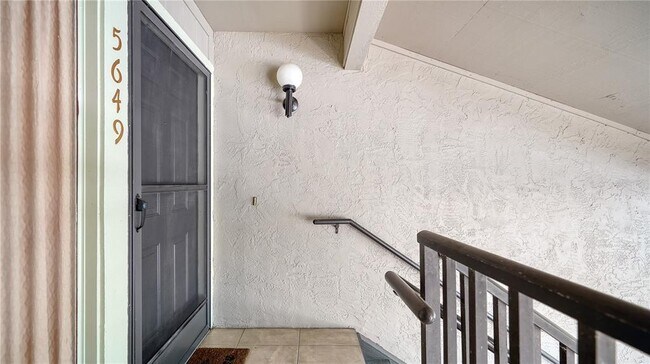 Building Photo - 5649 Summerside Ln