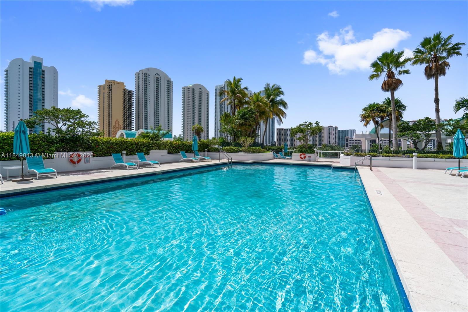 Pool - 16500 Collins Ave