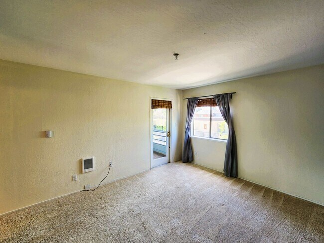 Building Photo - 2 bed 2 bath condo home with 2 patios in San Mateo