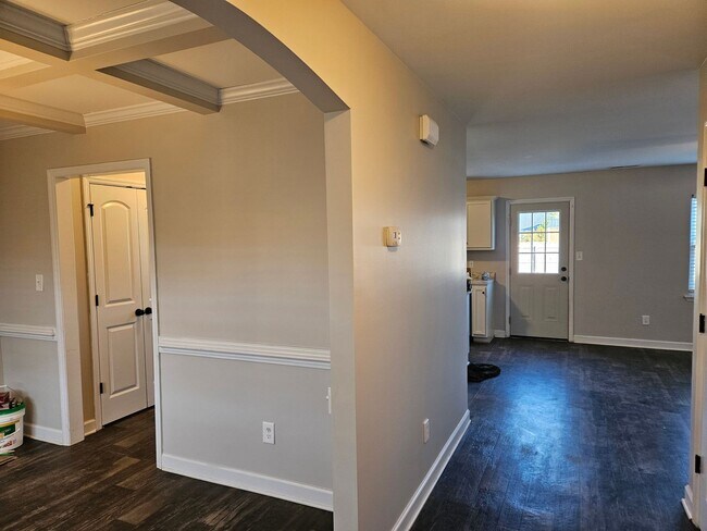Building Photo - 211 Breakwater Dr