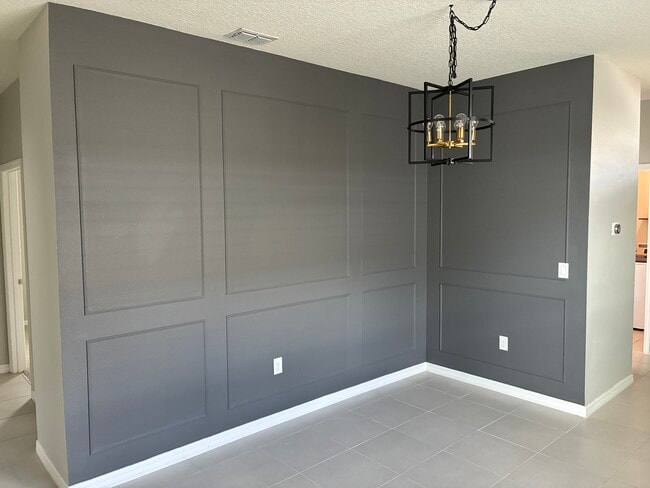 Building Photo - 5385 Sunshine Dr